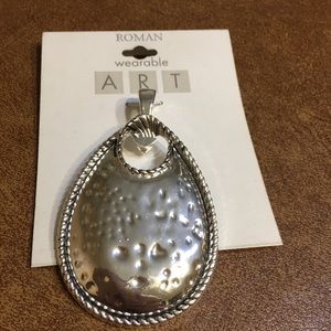 Large magnetic silver pendant